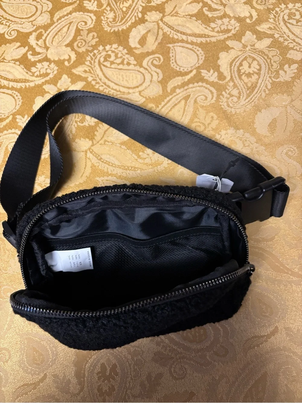 Black Fleece Fanny Pack Belt Bag/Crossbody - Picture 7 of 8
